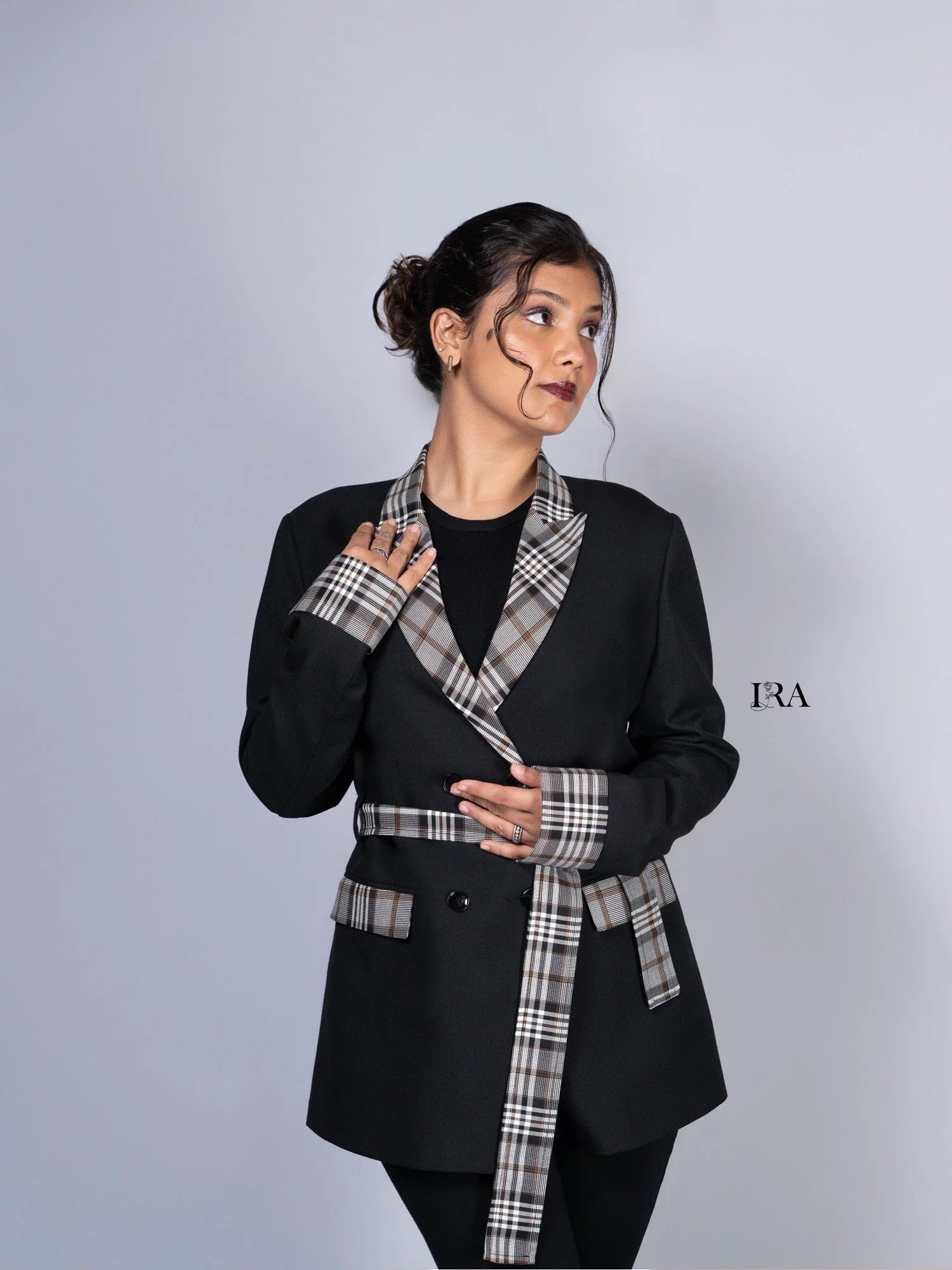 Black Belt Style Blazer - Winter-Ready Elegance with a Bold Twist - Blazer