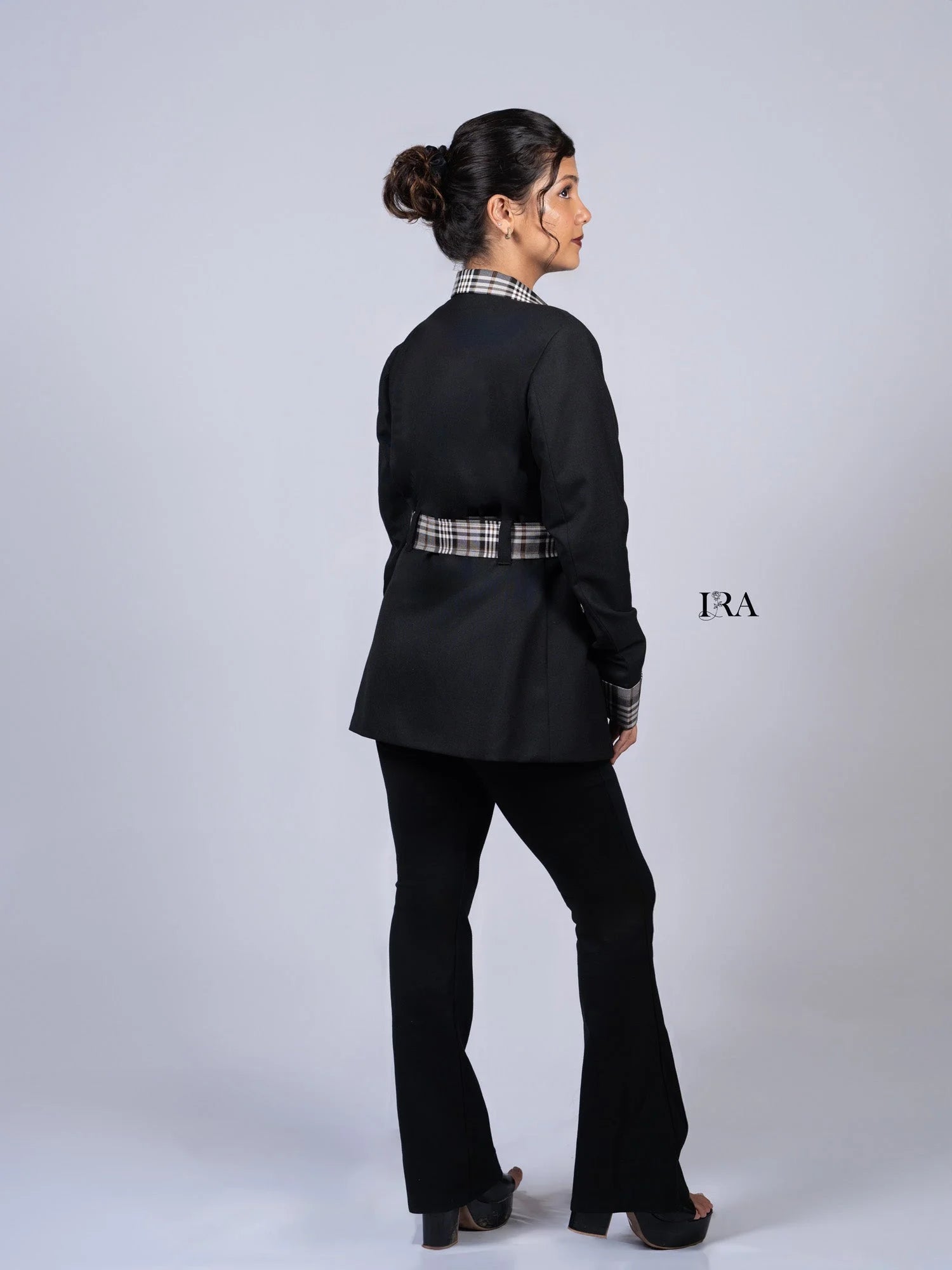 Black Belt Style Blazer - Winter-Ready Elegance with a Bold Twist - Blazer