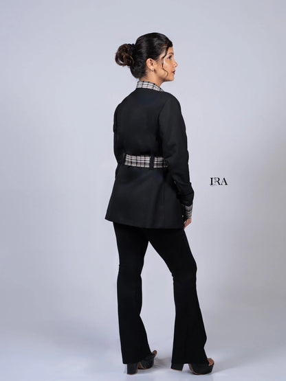 Black Belt Style Blazer - Winter-Ready Elegance with a Bold Twist - Blazer