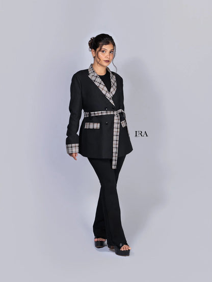 Black Belt Style Blazer - Winter-Ready Elegance with a Bold Twist - Blazer