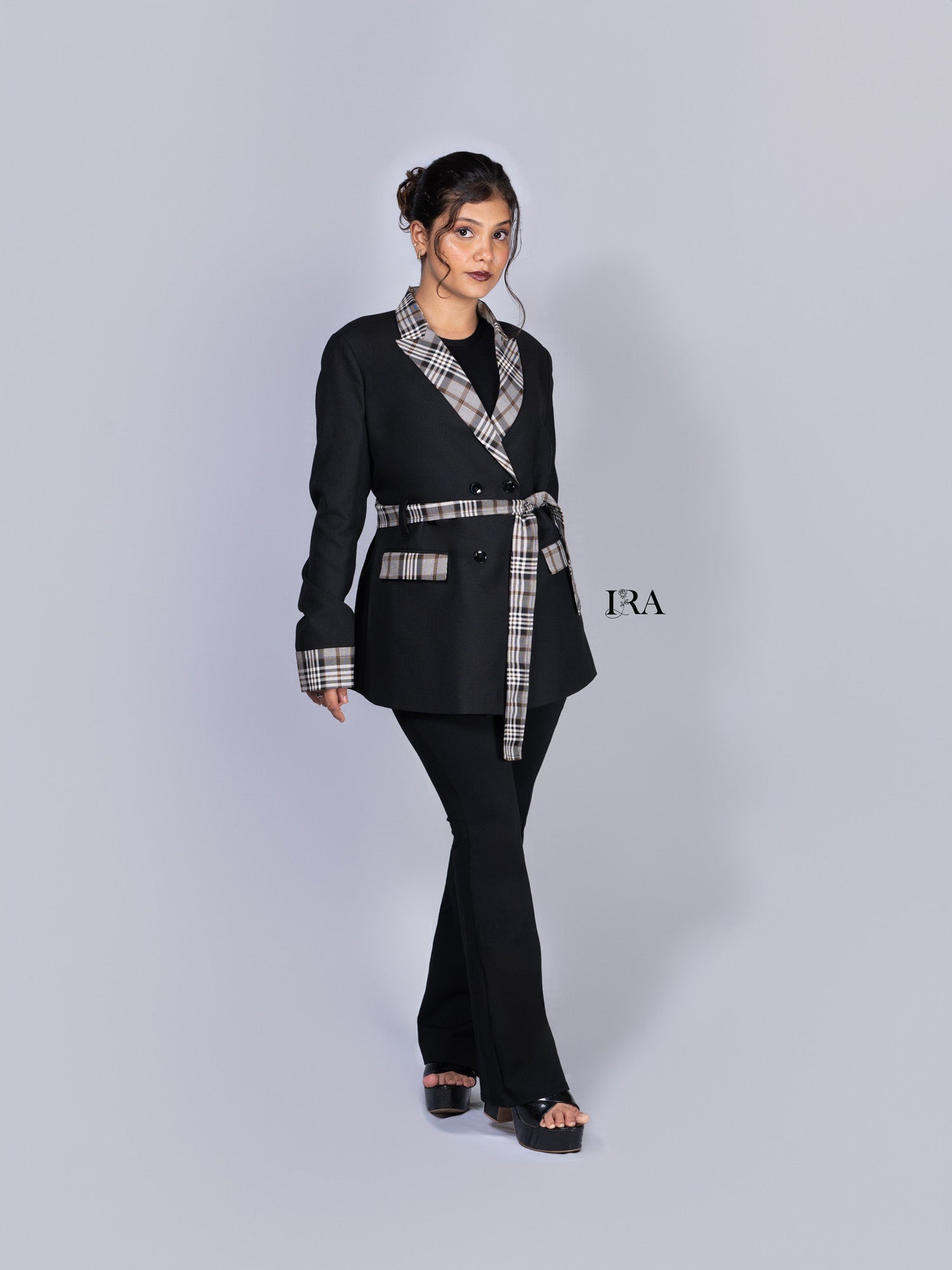 Black Belt Style Blazer - Winter-Ready Elegance with a Bold Twist