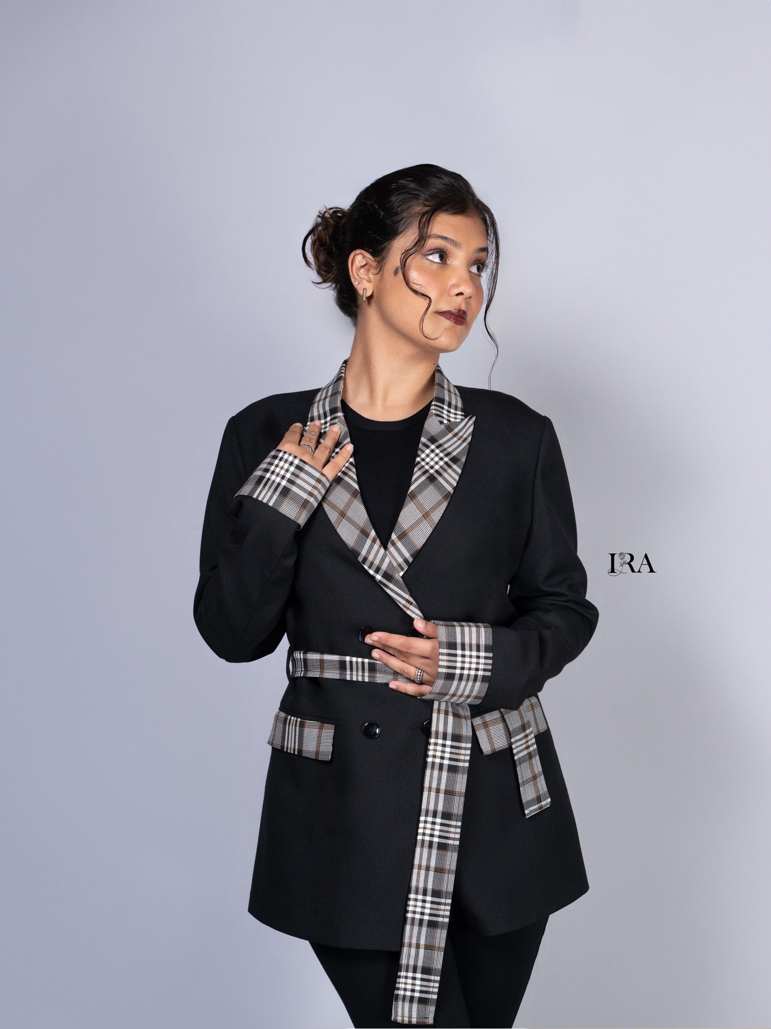 Black Belt Style Blazer - Winter-Ready Elegance with a Bold Twist