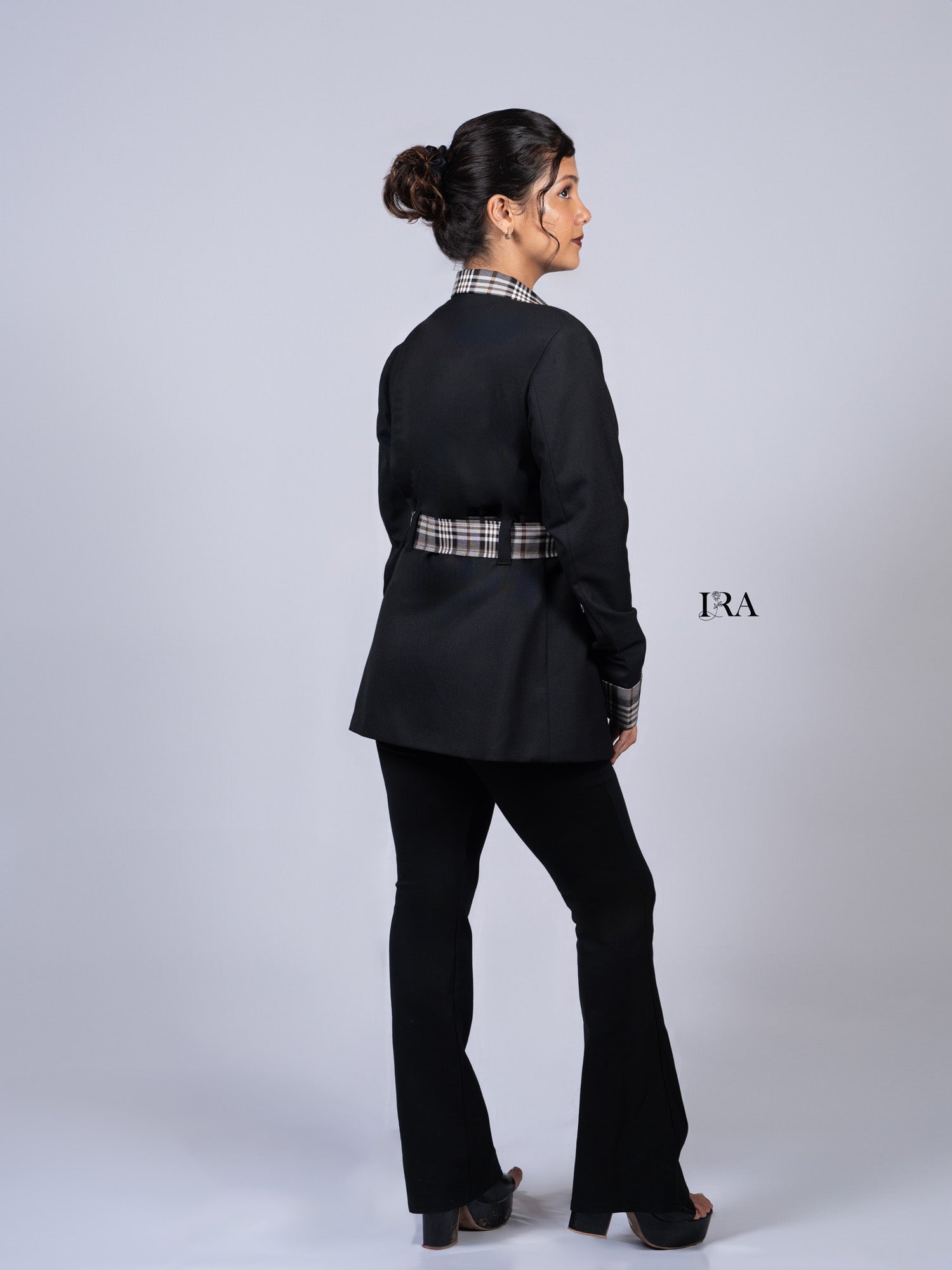 Black Belt Style Blazer - Winter-Ready Elegance with a Bold Twist