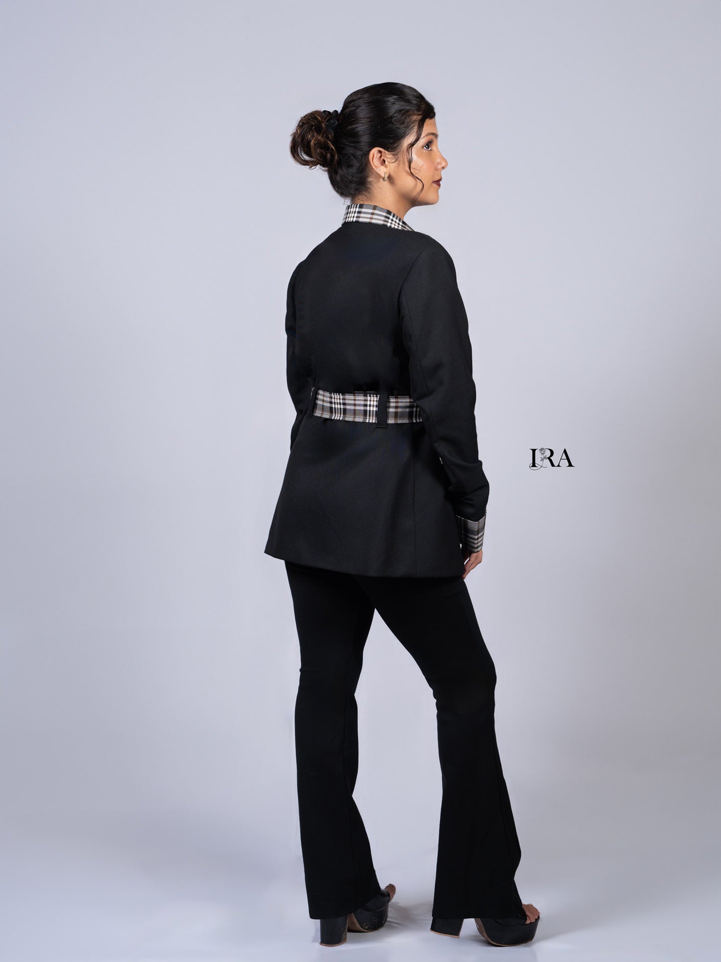 Black Belt Style Blazer - Winter-Ready Elegance with a Bold Twist