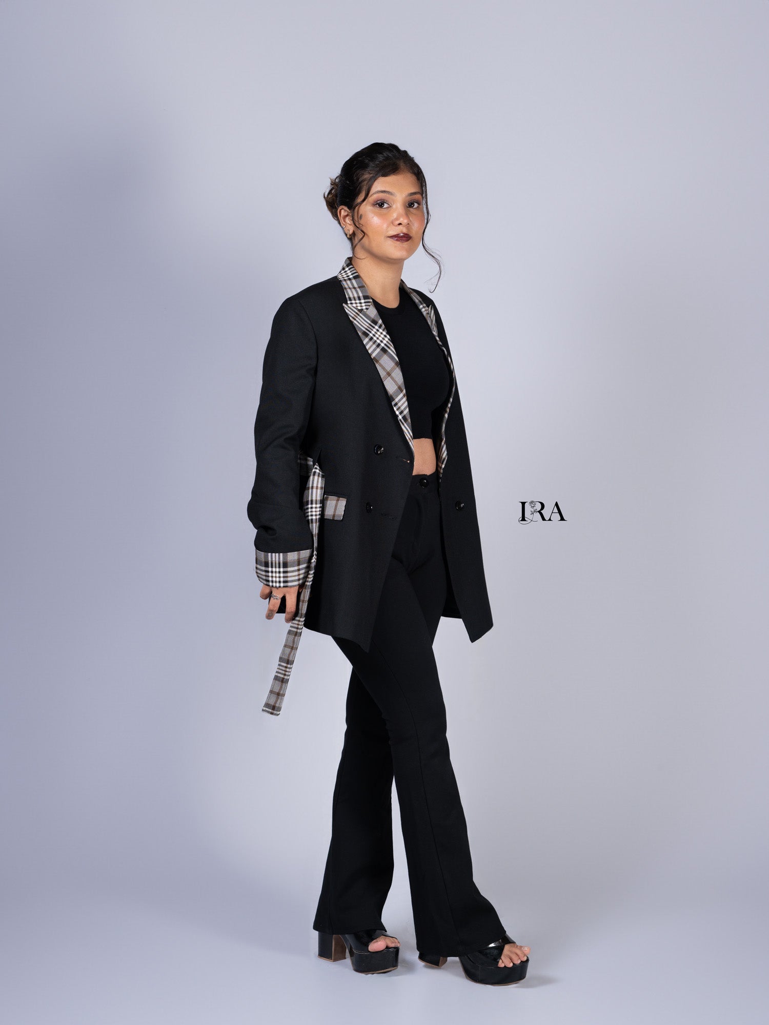 Black Belt Style Blazer - Winter-Ready Elegance with a Bold Twist
