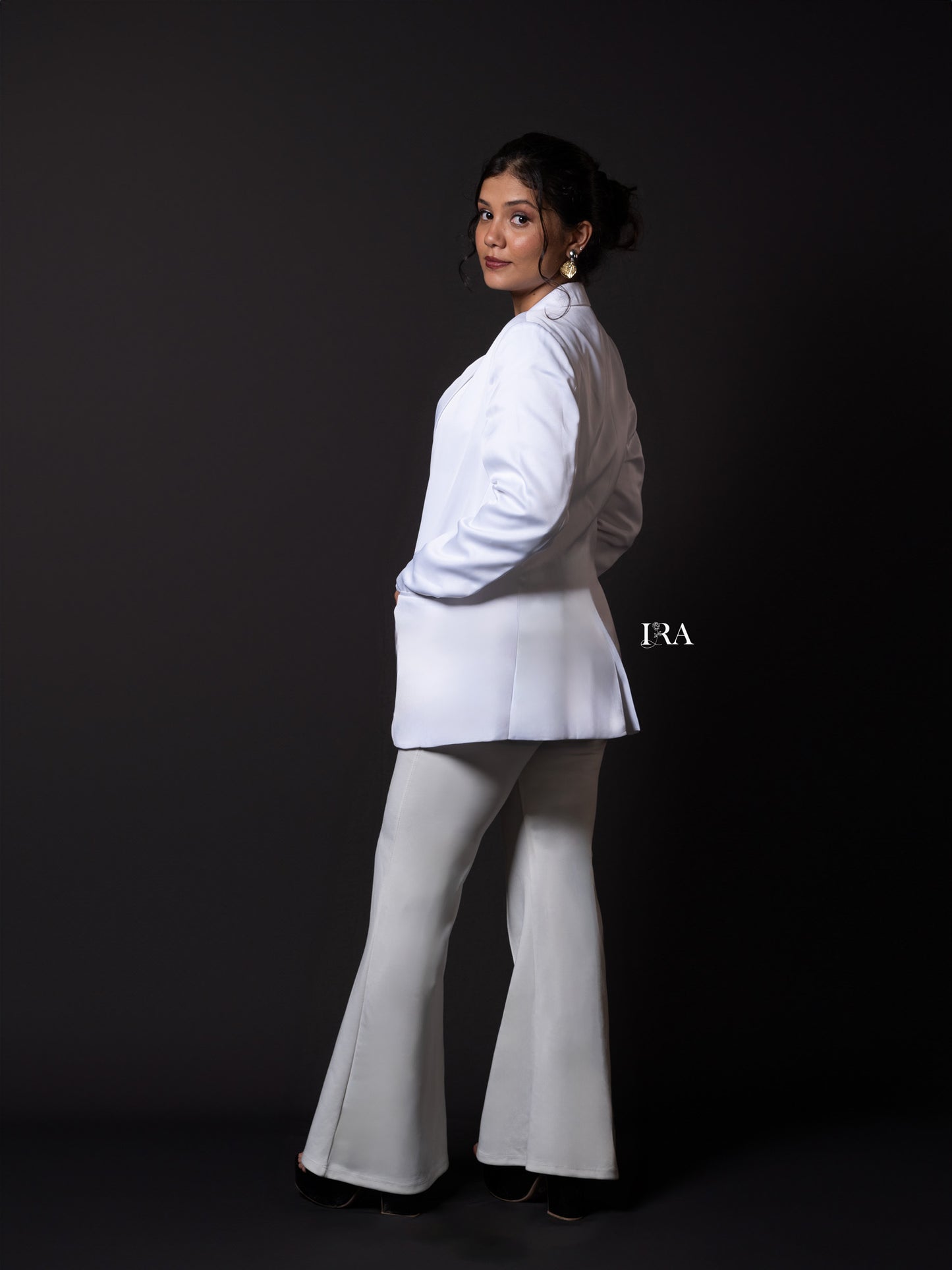 Classic White Blazer – Clean, Elegant, and Effortlessly Chic