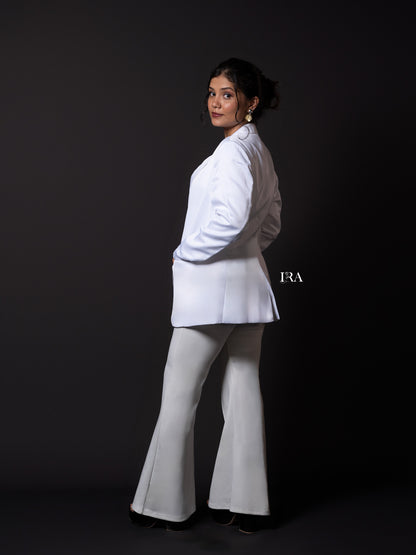 Classic White Blazer – Clean, Elegant, and Effortlessly Chic